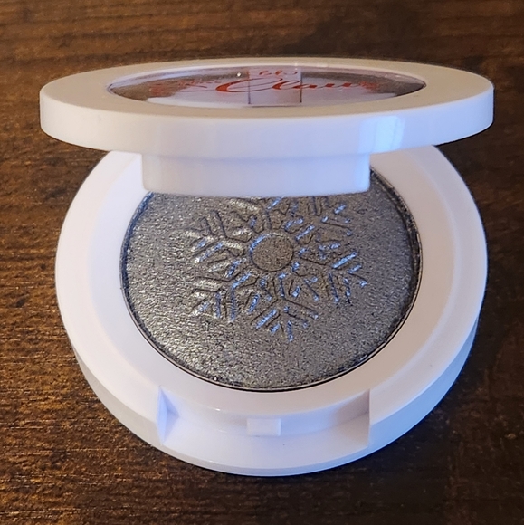 BH COSMETICS MISS CLAUS CREAM EYESHADOW - TINSEL - Picture 1 of 4